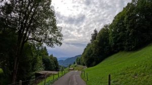 Из Ломбачальпа в Интерлакен-Унтерзеен в Бернском Оберланде, Швейцария! 4К [2160p60] UHD HDR