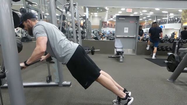 Incline Pushup Smith Machine смотреть онлайн
