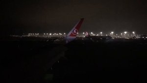 Night landing at Istanbul New Airport | Airbus A321-271nx | Turkish Airlines