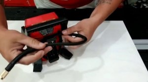 Inflador compacto M12 de Milwaukee 2475-20 compact inflator