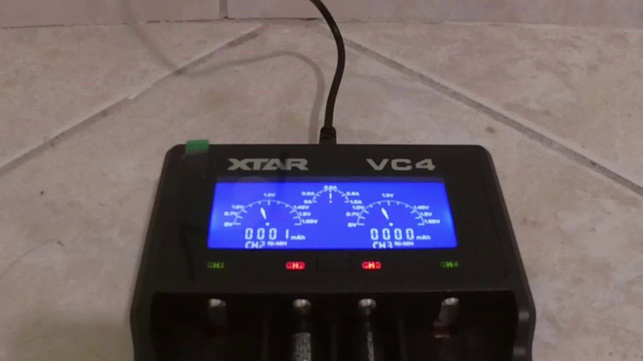 XTAR VC4 multiple battery charger in action... смотреть онлайн