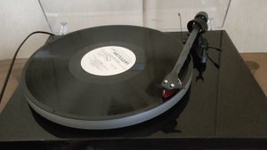 Проигрыватель виниловых пластинок pro-ject debut carbon esprit