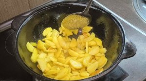 Картошка в казане с охотничьими колбасками и копчёностями