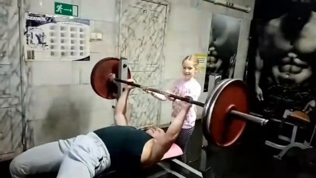 Зарядка от папы. Семья Евшиных