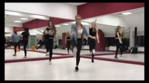 Крутой танец под песню тает лёд