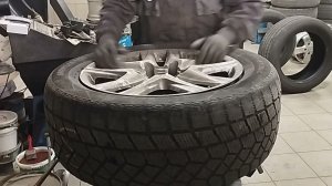 Шиномонтаж колес 285/50 R20