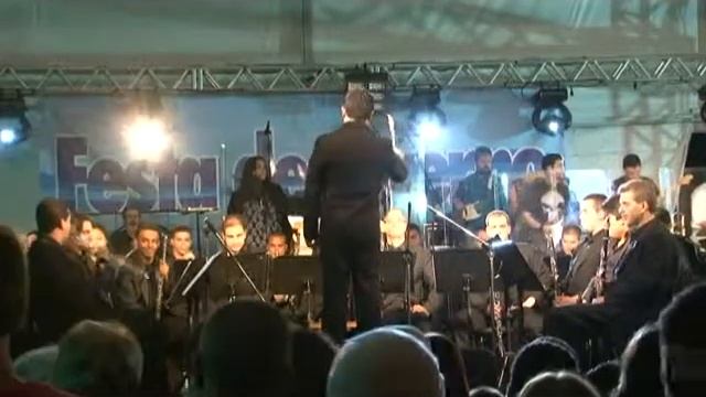 Banda Sinfônica de Cubatão e Metanol Rock Band - Smoke on the water.mpg смотреть онлайн