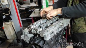 Начинается обратный отсчёт. Сборка двигателя, установка головок и т. д.