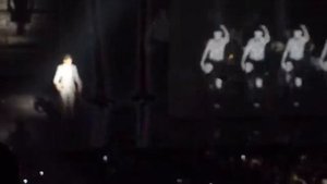STROMAE CONCERT 16  08 03 2014  Amiens  Carmen