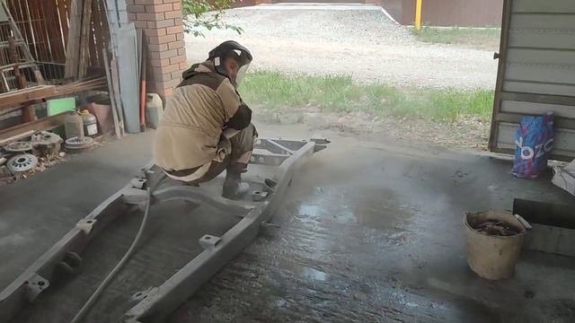 Пескоструй в работе.