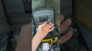 Лазерный уровень DeWalt 4D нивелир 16 линий со штативом Для заказа: 8-996-781-54-55