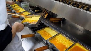 100-летний магазин яичных омлетов в Японии | Еда мира - Уличная еда | World Food - Street Food