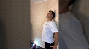 Снять напряжение с позвоночника и даже «хруснуть» спиной — простое упражнение 👍