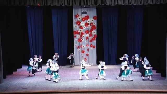 Ансамбль "Перлинка" - Маленький Жан смотреть онлайн