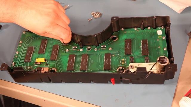 84-89 Corvette Gauge Fix #13 Replacing the Bulbs смотреть онлайн