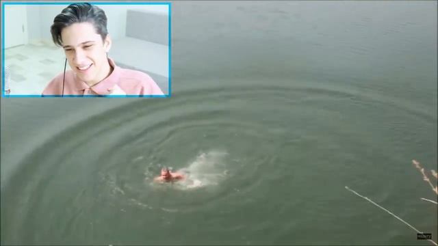 ПРЫГНУЛ В БАССЕЙН КОТОРЫЙ НЕ ЧИСТИЛИ 10 ЛЕТ... смотреть онлайн