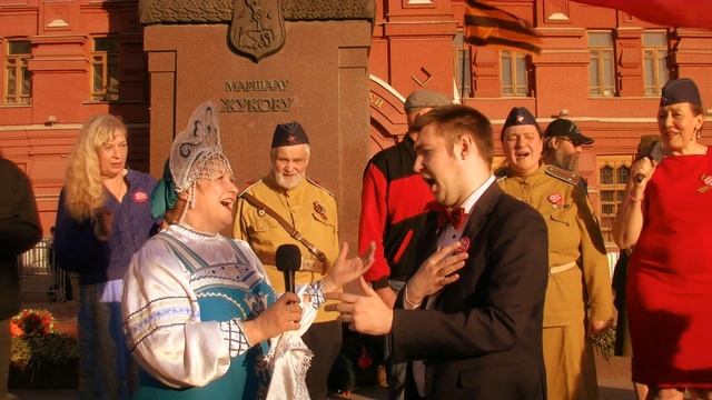 "Калинка"- Любовь Клысько, Ансамбль "Песни Победы", г. Москва, Красная Площадь, памятник Г.К. Жуков смотреть онлайн