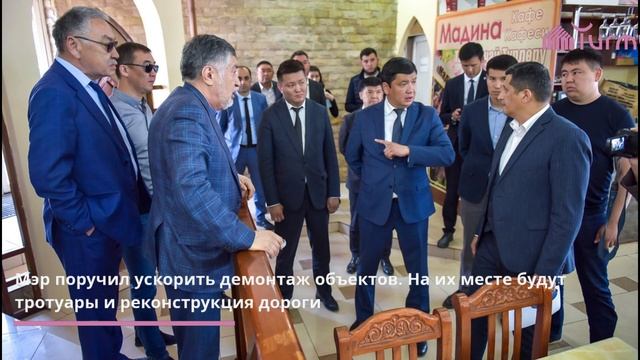 Возле рынка «Мадина» идет снос объектов / Приехали мэр Джунушалиев и владелец рынка Салимов