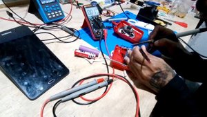 Conserto caixinha com saída LTK5128 um Ci amplificador que trabalha em classe AB e classe D.
