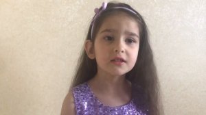 Ходит наша бабушка палочкой стуча. Автор Дора Хайкина. Читает Арина Коноваленко, 4 года