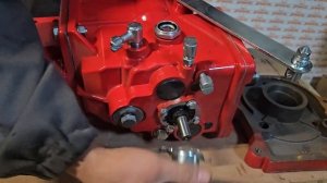 Редуктор в сборе с фланцем и коробкой передач под двигатель от 9 до 20 л с  BR 135S  04 05 126 048