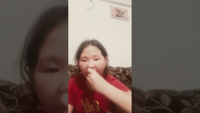 *съела лимон*это не у вас телефон логает это у меня камера грязная смотреть онлайн