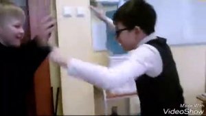 Когда учителя нет в классе.