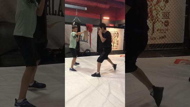 Тренировка максимальной скорости и хлесткости удара  бокс boxing спорт удар техникабокса