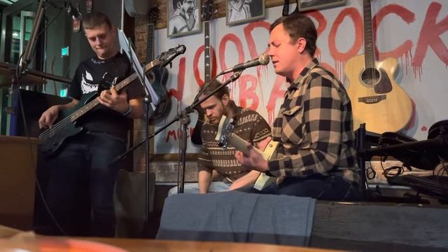 14.10.20022 Выступление в Wood rock bar (СПб, Московский пр. 39) смотреть онлайн