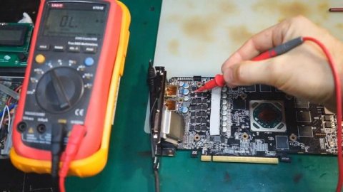 RX 580 Gigabyte Aorus 8Gb - Сгорела в майнинге