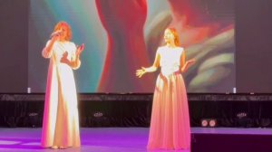 Оригинально исполнено Каролина Суханова и Вероника Вишневская с песней Богомолица