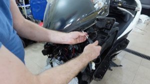 Обслуживание вилки Suzuki Burgman Skywave k7 ч1 (Разборка переднего пластика)