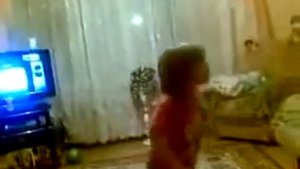 Девочка ругает родителей! Ржачь полный!