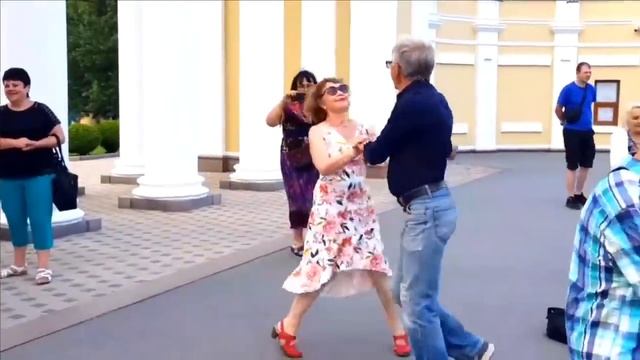 СЕЛЕН СЕЛЕН, ТАНЦУЕТ БЛОГЕР ХАРЬКОВ ТАНЦЫ 2023 смотреть онлайн