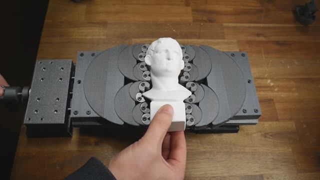 Фрактальные тиски с 3D-печатью - Самый крутой инструмент, о котором вы и не подозревали (англ.)