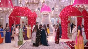 Азан порвал платье Нур! | Госпожа невестка Индийский