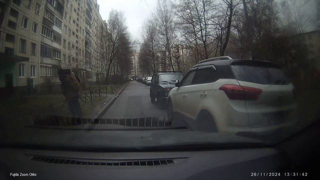 наркоман насамокате ищет закладку 1