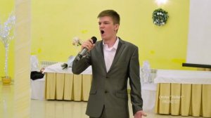 Гость спел на свадьбе в Элисте