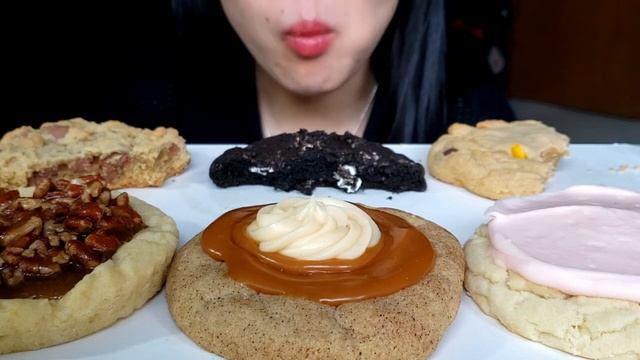 ASMR CRUMBL COOKIES