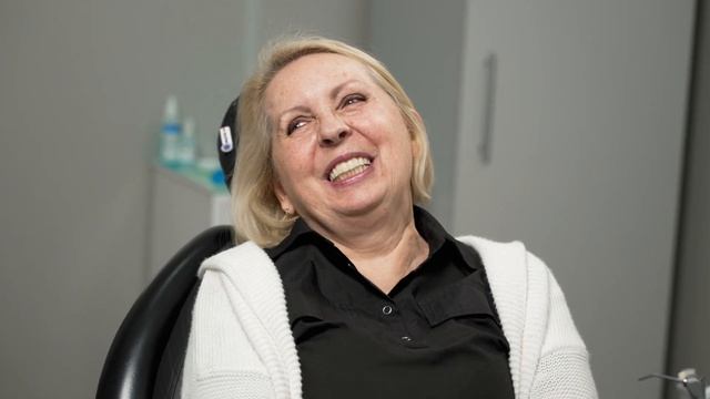 Отзыв пациентки после имплантации всех зубов по технологии ALL-ON-4