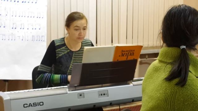 С занятия по сольфеджио в Клубе Пой - фрагменты занятия смотреть онлайн