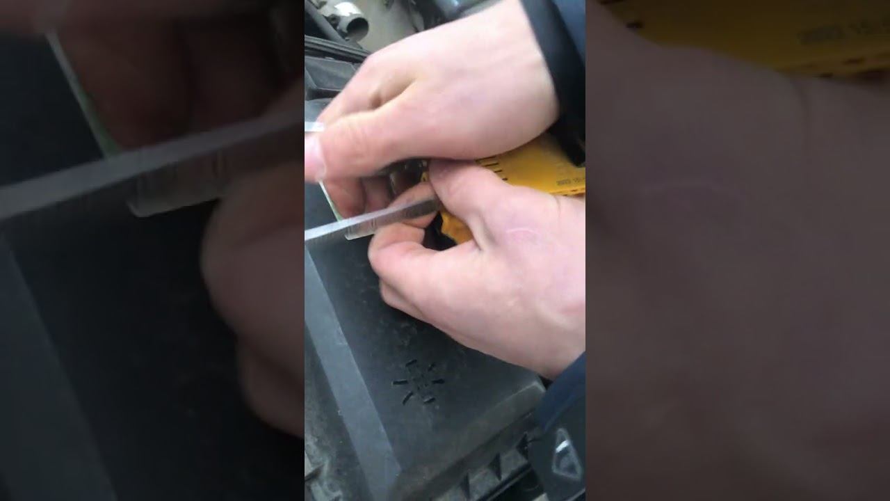 как заводить авто если сел аккумулятор. DeWalt или milwaukee паможет!!!! смотреть онлайн