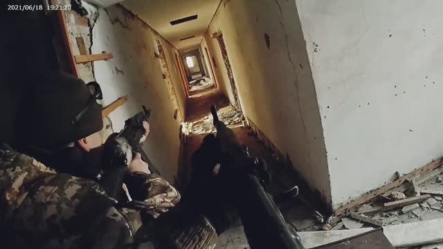 Смена магазина.