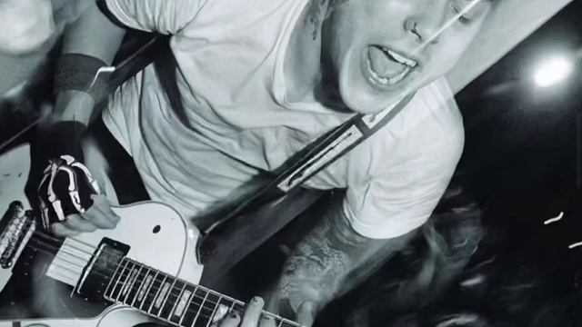 Helena - My Chemical Romance (Guitar Backing Track) HIGH QUALITY смотреть онлайн