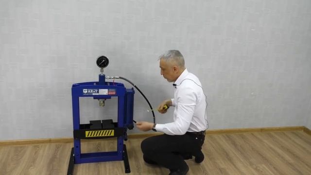 Пресс гидравлический ручной 10 тонн AeT Т61210T настольный