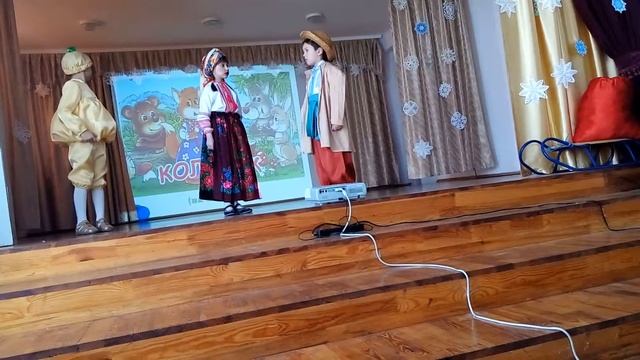 Колобок на новий лад. Вистава 1-Б клас. 17.12.15р. 1ч. смотреть онлайн