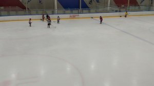 Саша хоккей 🏒 смотрит