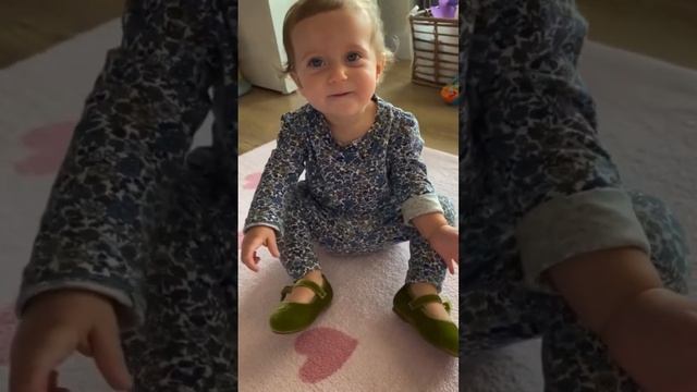 Внучка ушедшего из жизни модельера Валентина Юдашкина растет модницей