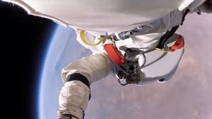 Уникальный прыжок с парашютом из стратосферы с высоты 39 км