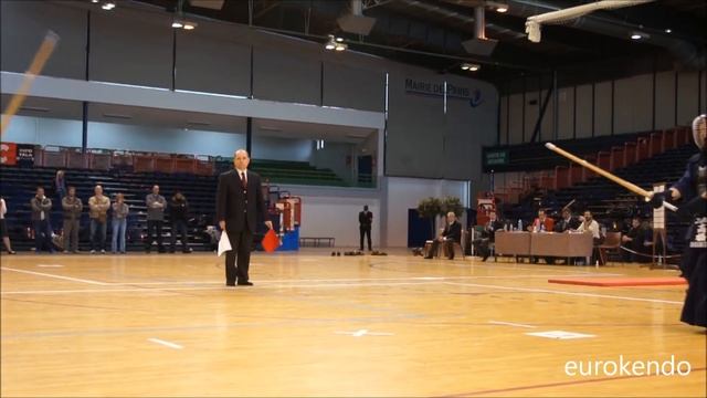 Paris Taikai 2012 Final - 1 - Nakabayashi vs. Takahashi.wmv